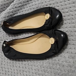 MK leather ballet flats black w gold logo